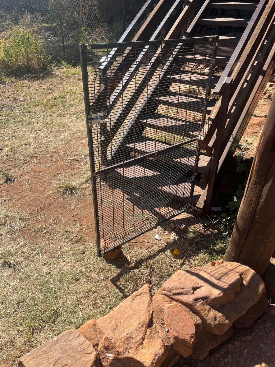 2 Bedroom Property for Sale in Hartbeespoort Rural North West